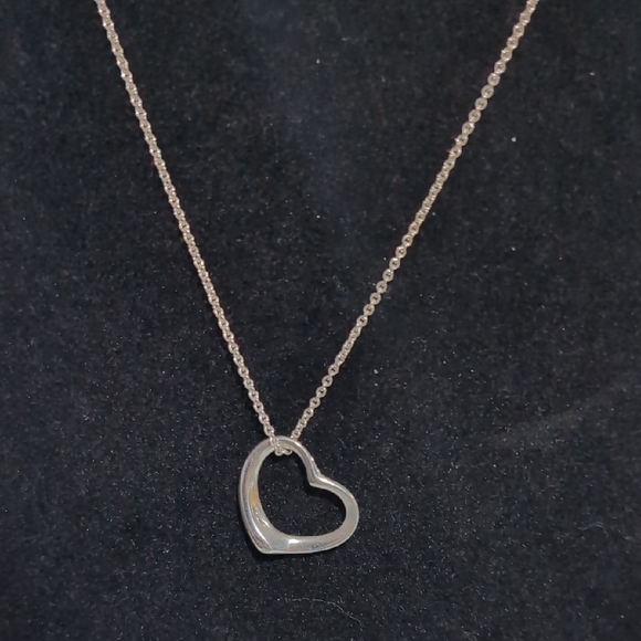 Tiffany And Co Silver Heart Pendant Necklace
